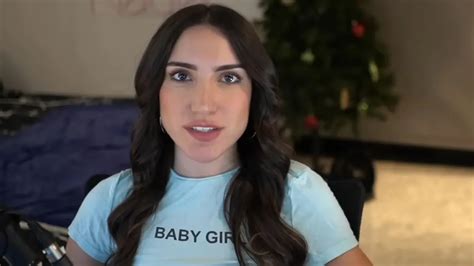 Nadia Amine video. In the realm of online gaming and content creation, the recent surge in curiosity surrounding Nadia Amine’s leaked OnlyFans content has taken center stage. Nadia, a notable professional gamer recognized for her prowess in Call of Duty, has found herself at the heart of a trending controversy.